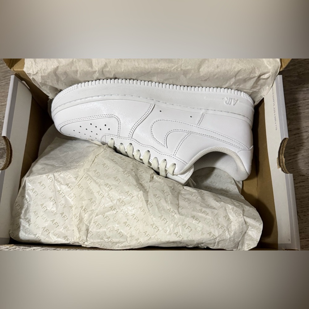 Nike Air Force 1 Low Triple White Sneakers | Women’s Size 9 Classic Clean Kicks - Picture 8 of 9